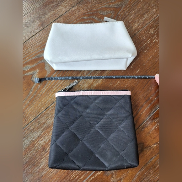 New Mary Kay & Elemis Cosmetic Bags - Picture 3 of 6